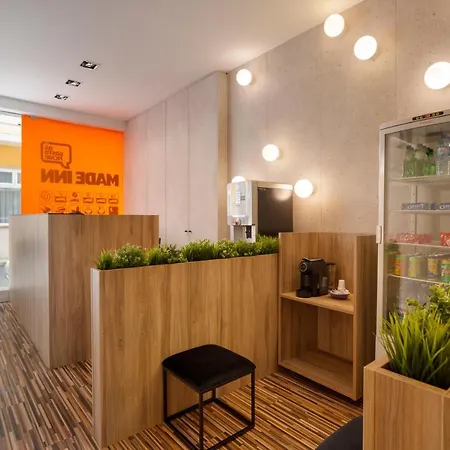 Made ホテル ポルティマン